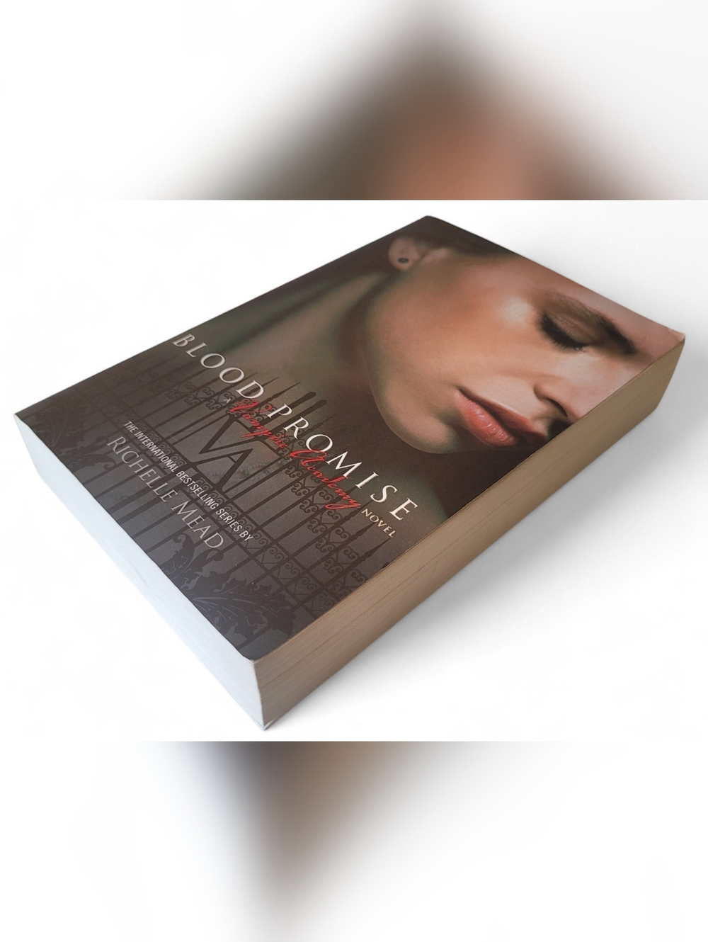 Blood Promise by Richelle Mead - Paperback - Picture 4 of 4